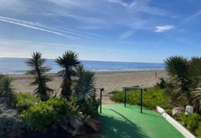 Villa Pedro, Beach House Zwischen Marbella Und Estepona Dom wakacyjny
